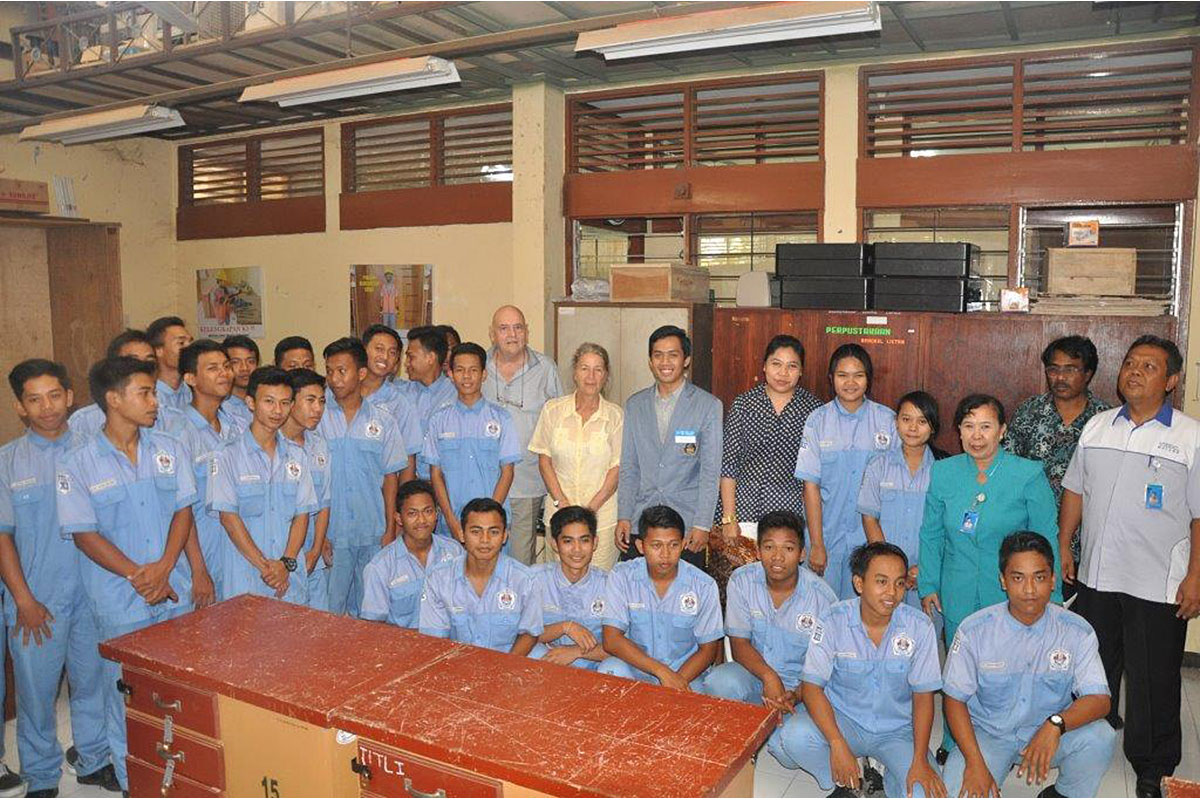 Naga Loka Foundation Board Members Visit a SMKN3 Electricians Class