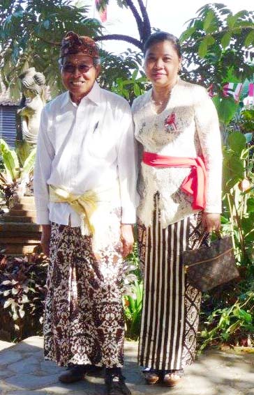 Nyoman Bagiarta with his daughter Yudhi Ishwari - now Puri Lumbung caretaker